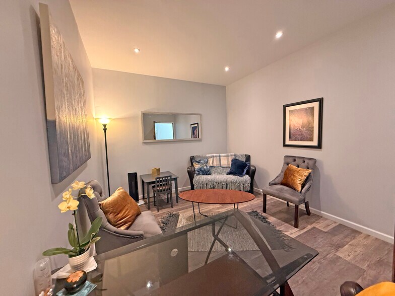 More Photos Of 4322 50th St, Woodside Medical For Sale