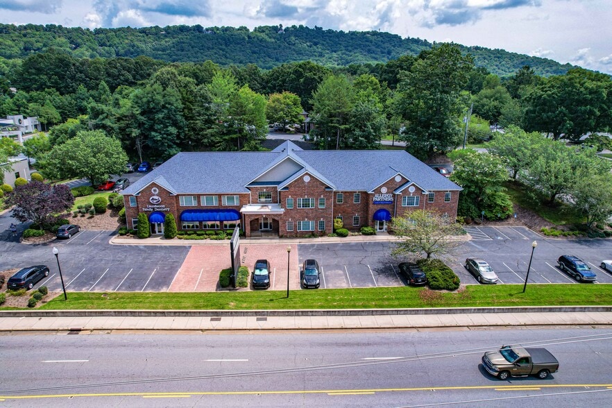 More Photos Of 1978 Hendersonville Rd, Asheville Medical For Sale