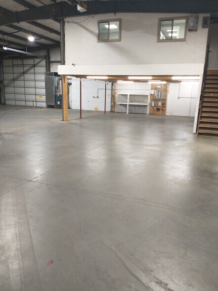 More Photos Of 1902 Eisenhower Dr N, Goshen Industrial For Lease