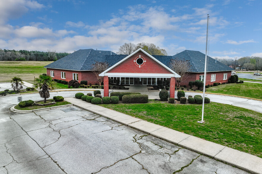 Primary Photo Of 512 Professional Park Rd, Clinton Medical For Sale