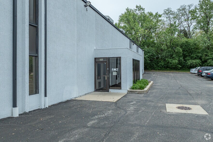 More Photos Of 8245 S Lemont Rd, Darien Warehouse For Sale