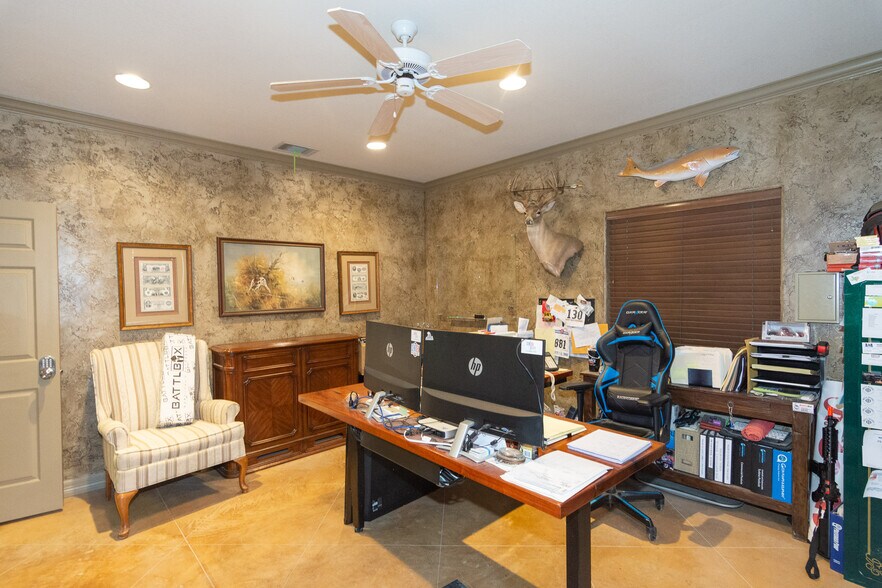 More Photos Of 2520 W Highway 290, Dripping Springs Light Manufacturing For Sale