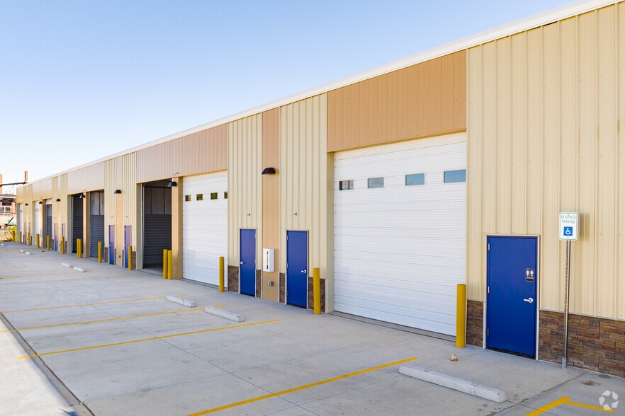 More Photos Of 4911 W 58th Ave, Arvada Warehouse For Lease