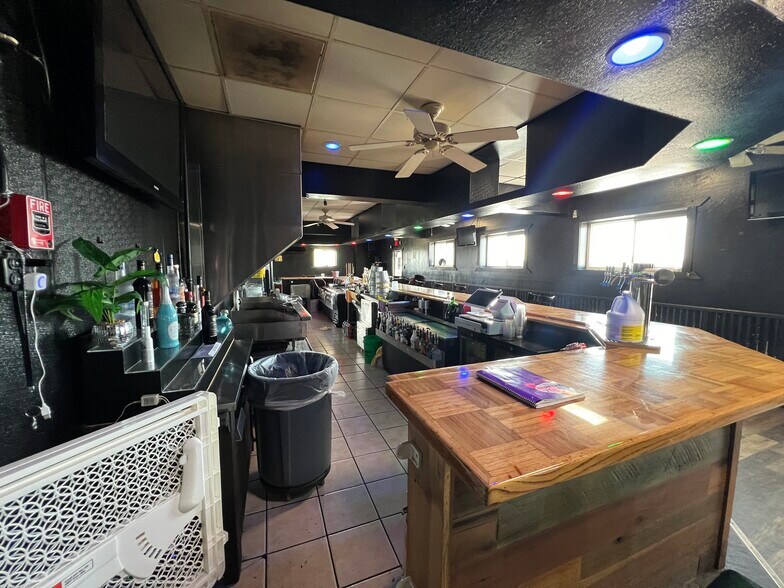 More Photos Of 2709 S US Highway 51, Janesville Flex For Sale