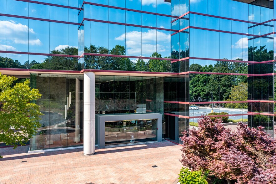 More Photos Of 9040 Roswell Rd, Atlanta Office For Lease