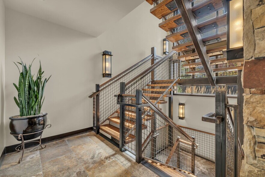 More Photos Of 1492 Park Ave, Park City Office For Lease