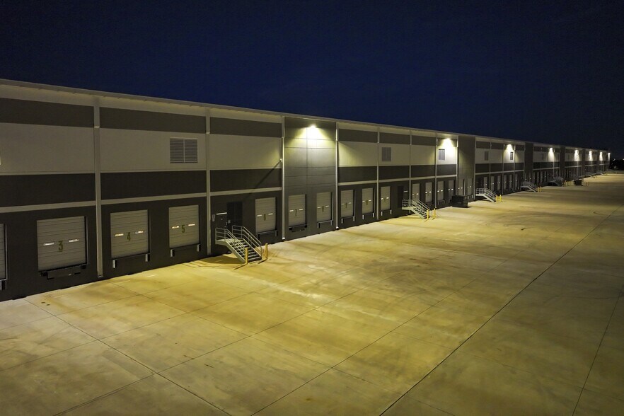 More Photos Of 2801 N State Highway 78, Wylie Warehouse For Lease