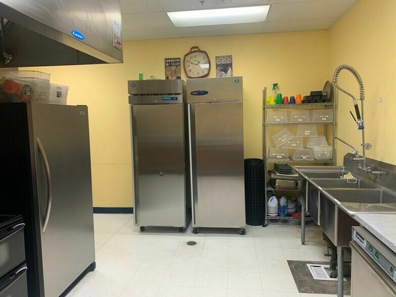 More Photos Of 5225 N 158th Ave, Omaha Daycare Center For Sale