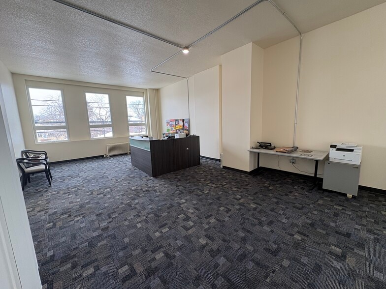 More Photos Of 1549 University Ave W, Saint Paul Office For Lease
