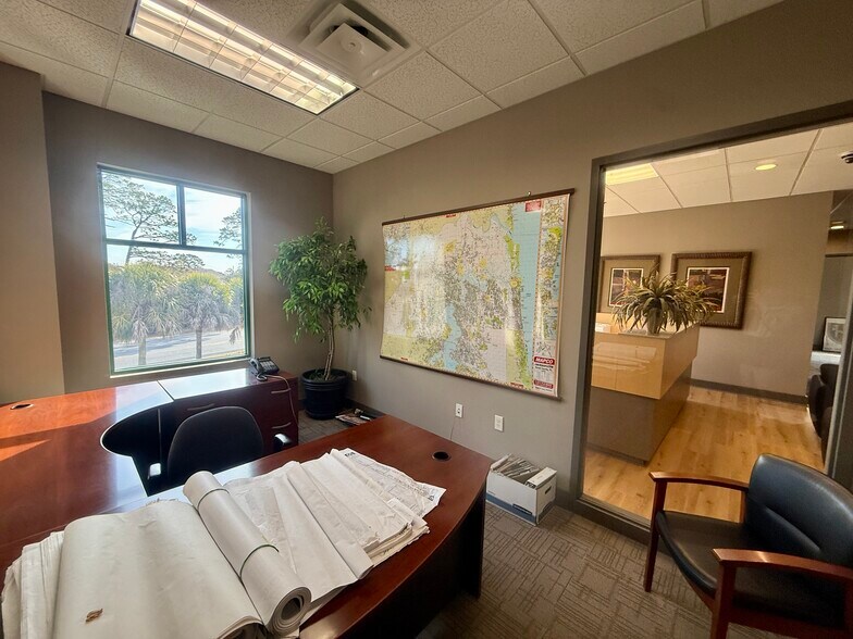 More Photos Of 960194 Gateway Blvd, Fernandina Beach Office For Lease