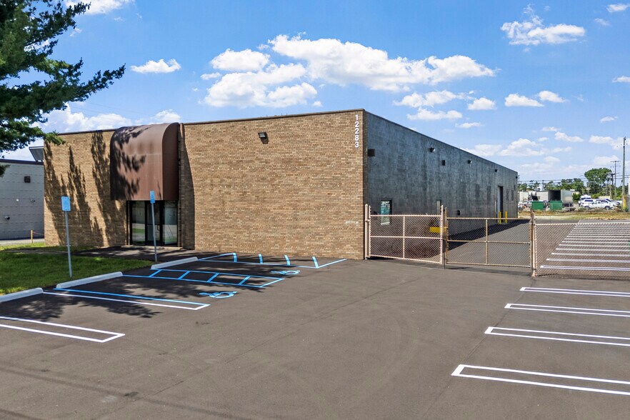 Primary Photo Of 12283 Levan Rd, Livonia Warehouse For Lease