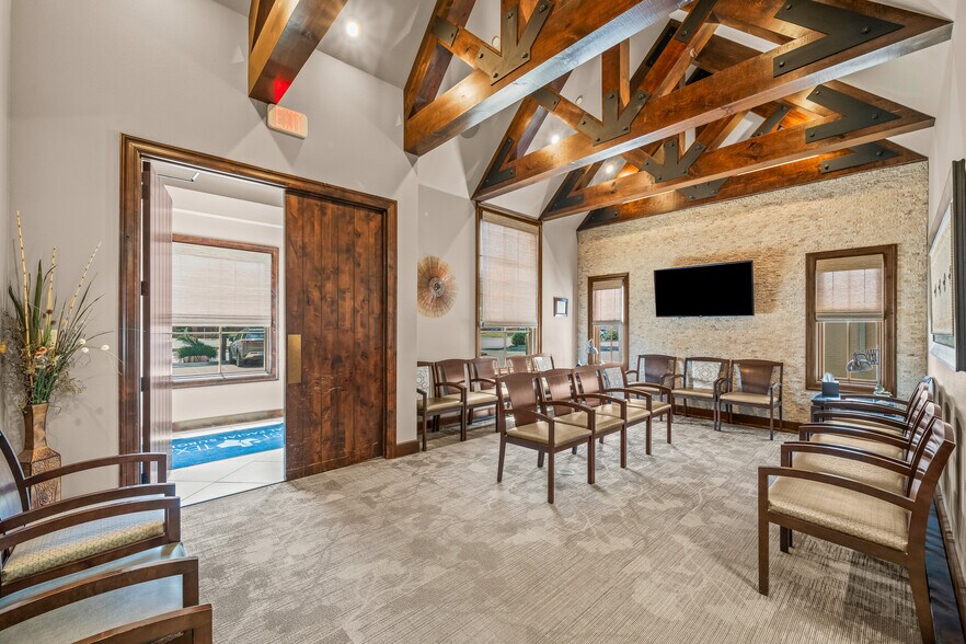 More Photos Of 7515 Quaker Ave, Lubbock Medical For Sale