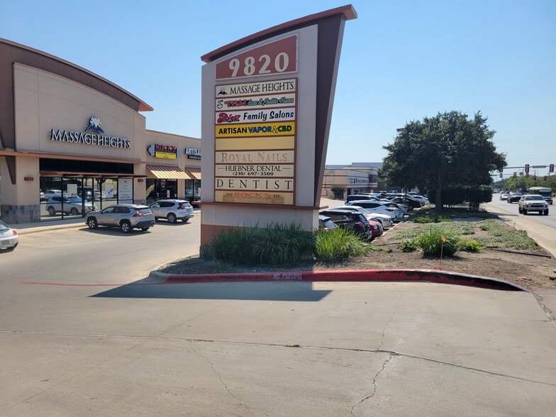 More Photos Of 9820 Huebner Rd, San Antonio Storefront Retail Office For Lease