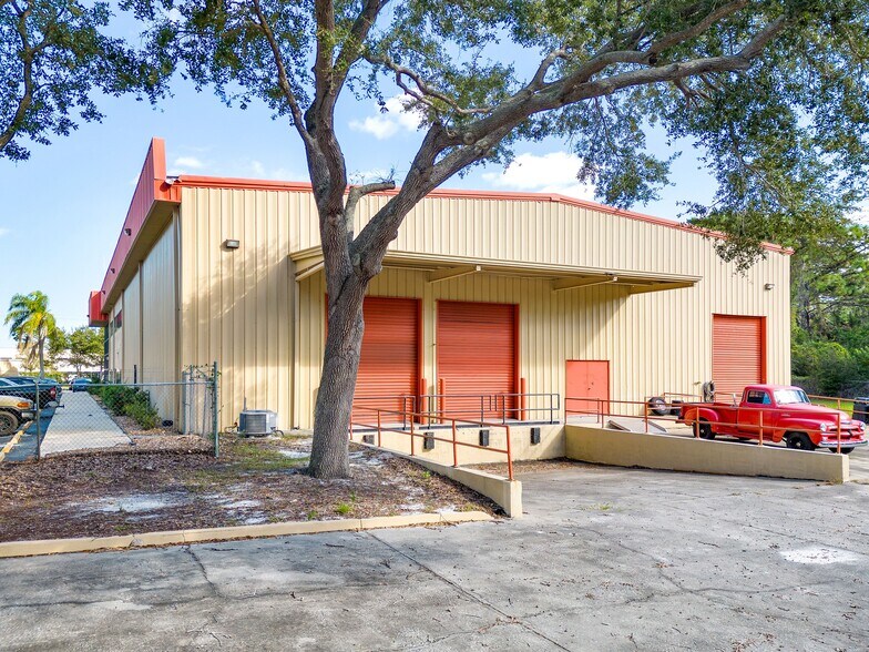 More Photos Of 2725 Center Pl, Melbourne Research And Development For Sale