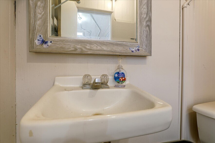 More Photos Of 14 E Lake Ave, Watsonville Storefront For Sale