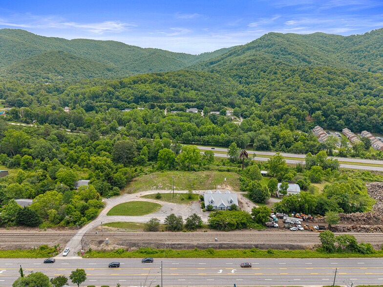 More Photos Of 14 Mimidis Ln, Swannanoa Office For Sale