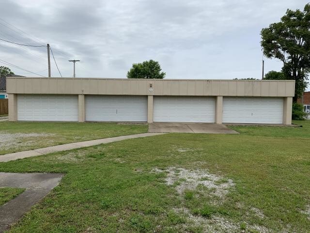 More Photos Of 600 Broadway St, Joplin Warehouse For Sale