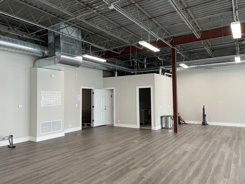 More Photos Of 4155 N Rockwell St, Chicago Warehouse For Lease