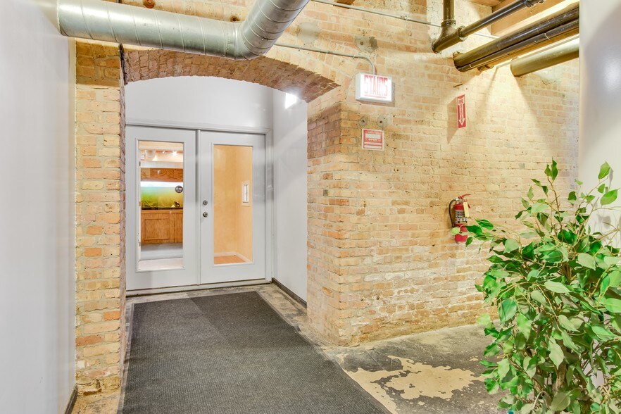 More Photos Of 1327 W Washington Blvd, Chicago Loft Creative Space For Lease