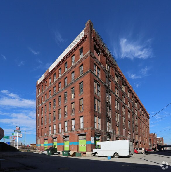 More Photos Of 1420 W 13th Ter, Kansas City Warehouse For Lease