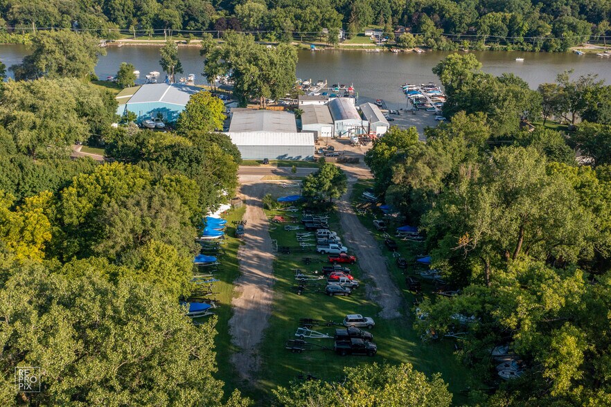 More Photos Of 811 N Harrison St, Algonquin Marina For Sale