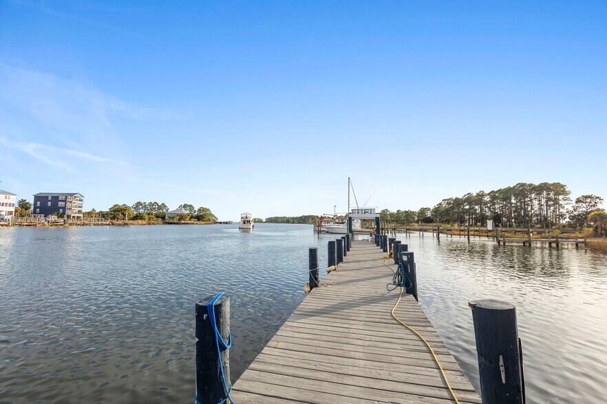 More Photos Of 275 Timber Island Rd, Carrabelle Restaurant For Sale