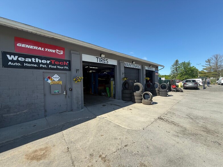More Photos Of 538 Vischer Ferry Rd, Clifton Park Auto Repair For Lease