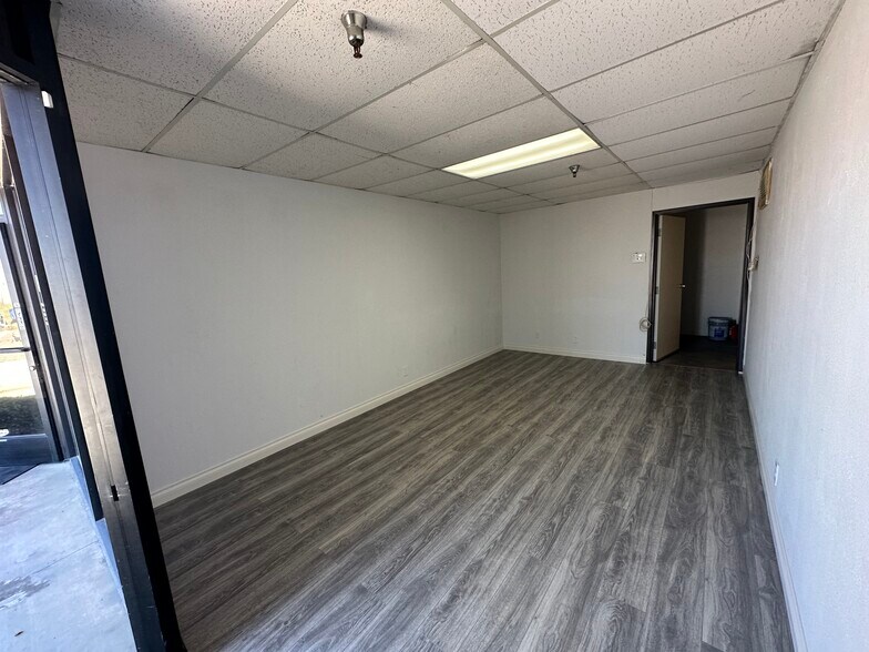 More Photos Of 43214 Black Deer Loop, Temecula Service For Lease