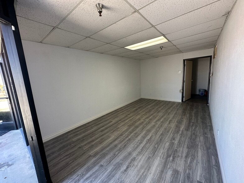 More Photos Of 43214 Black Deer Loop, Temecula Service For Lease