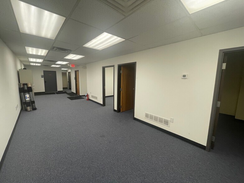 More Photos Of 50 Richard Rd, Warminster Light Manufacturing For Lease