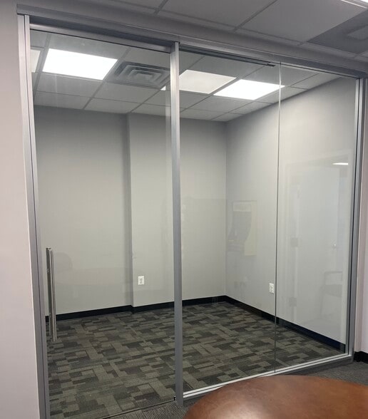More Photos Of 7822-7860 Beechcraft Ave, Gaithersburg Light Manufacturing For Sale