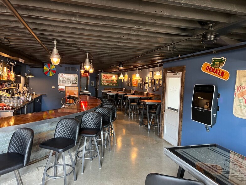 More Photos Of 407 Lincoln Hwy, Rochelle Specialty For Sale