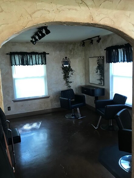 More Photos Of 2500 S Bagdad Rd, Leander Freestanding For Sale