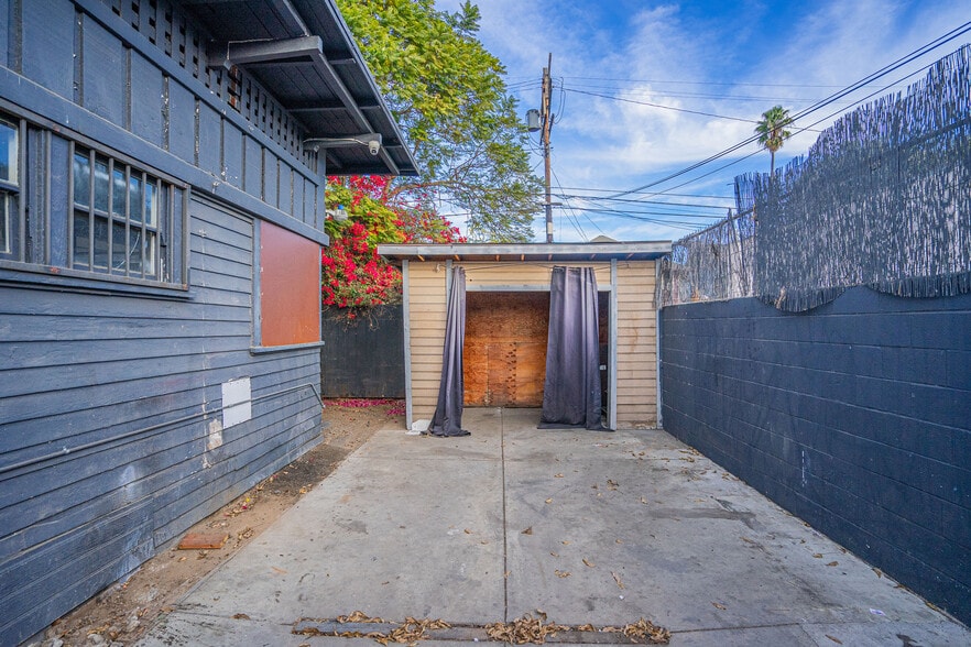 More Photos Of 1664 S Western Ave, Los Angeles Auto Dealership For Sale