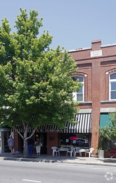 More Photos Of 428 Main St, Franklin General Retail For Sale