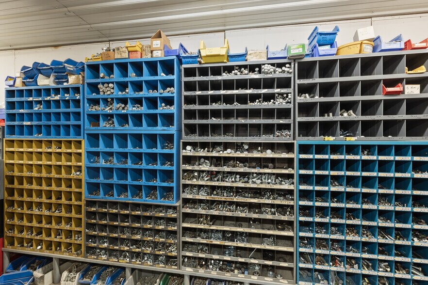 More Photos Of 60 US-54 Hwy, El Dorado Springs General Retail For Sale
