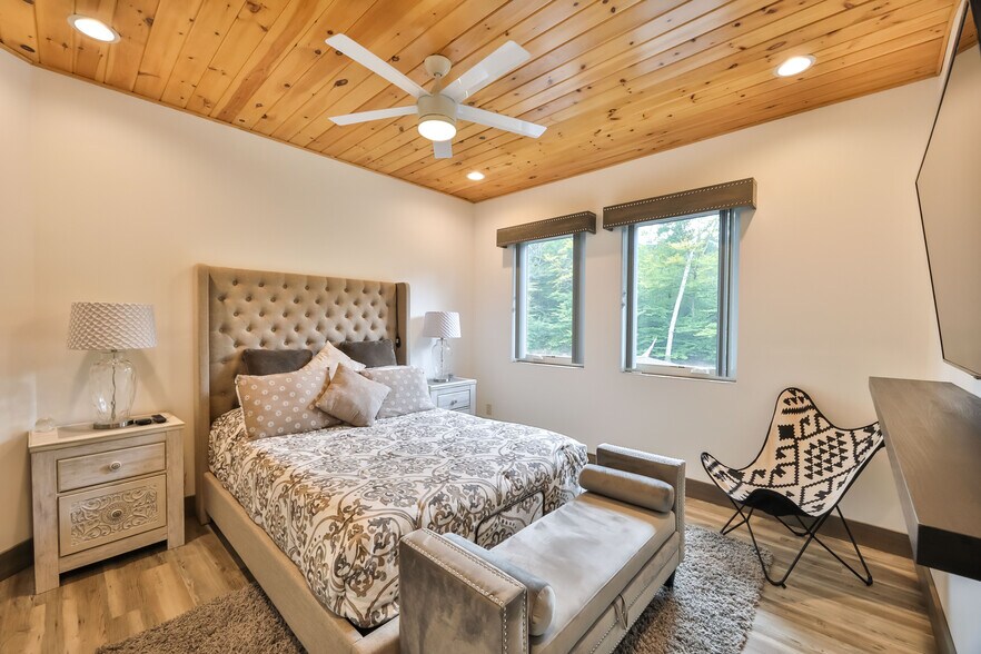 More Photos Of 19 Palsgraf Ct., Elka Park Showroom For Sale