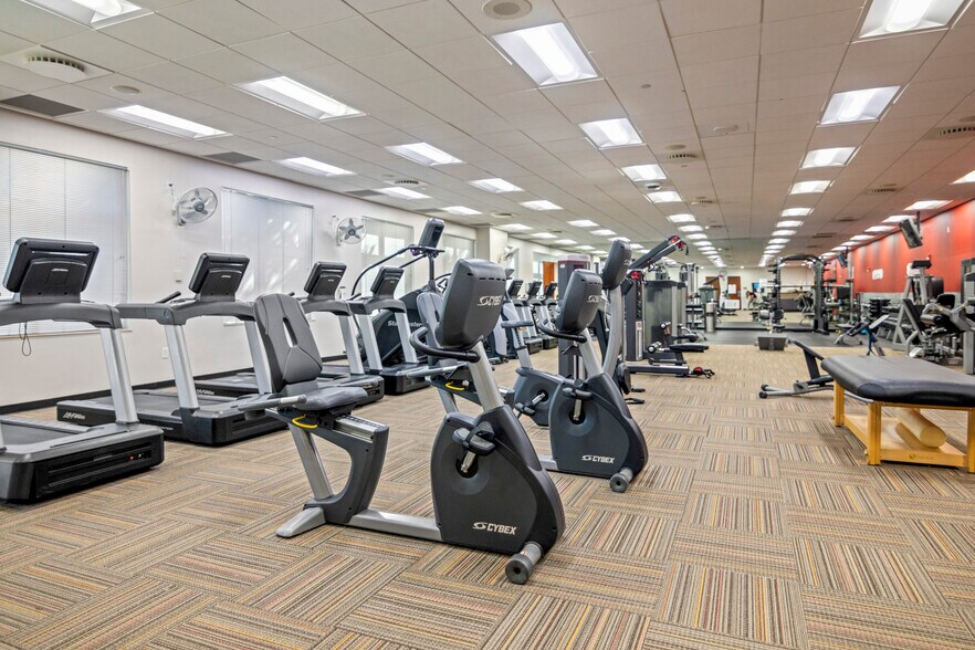 More Photos Of 901 Peninsula Corporate Cir, Boca Raton Office For Lease