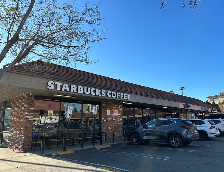 More Photos Of 15030 Ventura Blvd, Sherman Oaks Unknown For Lease