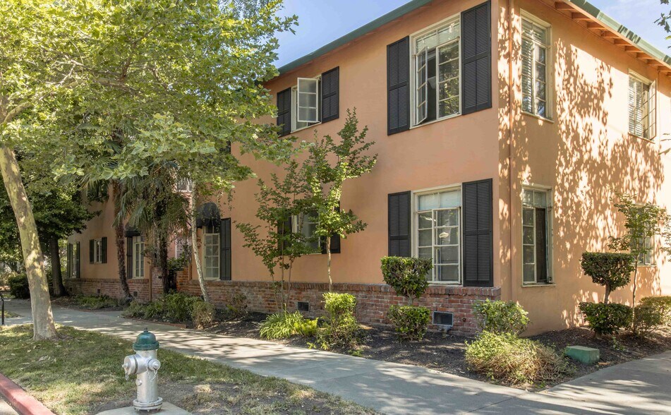 More Photos Of 2323-2325 H St, Sacramento Apartments For Sale