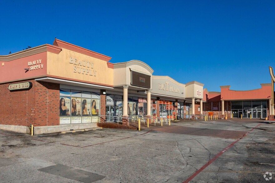 Primary Photo Of 4515 Village Fair Dr, Dallas General Retail For Sale