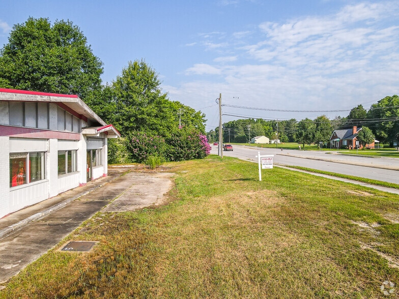 More Photos Of 2625 Statesville Blvd, Salisbury Convenience Store For Sale