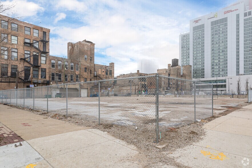 More Photos Of 2222 S Indiana Ave, Chicago Industrial For Lease