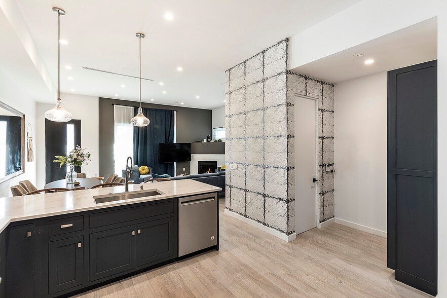 More Photos Of 1002 N Hudson Ave, Los Angeles Apartments For Sale