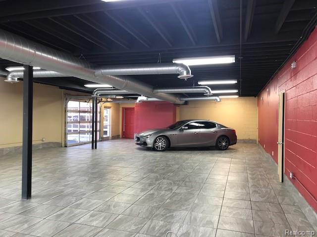 More Photos Of 30178 Woodward Ave, Royal Oak Auto Dealership For Lease