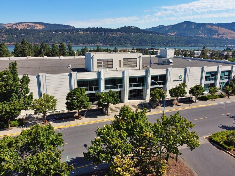 More Photos Of 902 Wasco St, Hood River Light Manufacturing For Lease