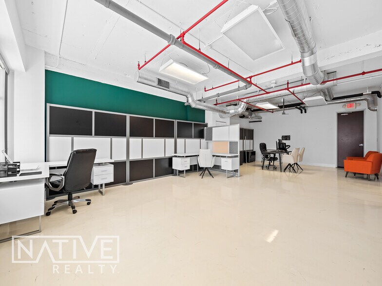 More Photos Of 14 NE 1st Ave, Miami Office For Sale