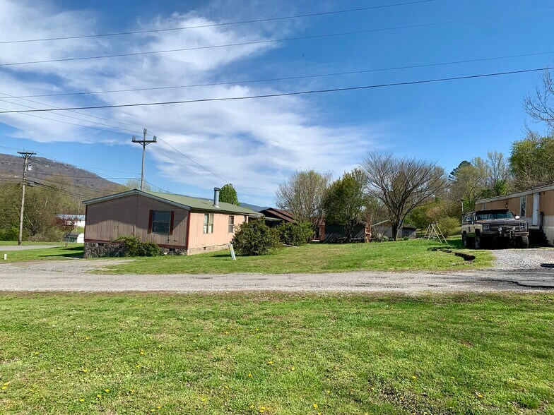 More Photos Of 39 Bruce Green Rd, Dunlap Manufactured Housing Mobile Home Park For Sale