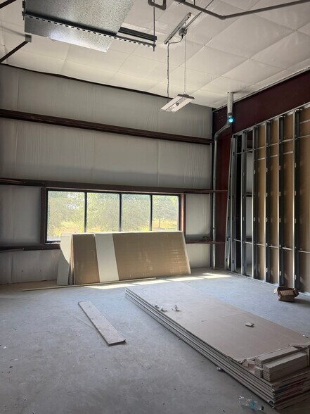 More Photos Of 4105 Commerce Street, Flowery Branch Light Manufacturing For Lease
