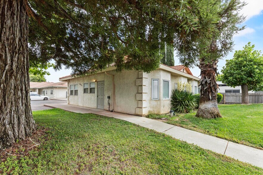 More Photos Of 1045 Live Oak Blvd, Yuba City Medical For Lease